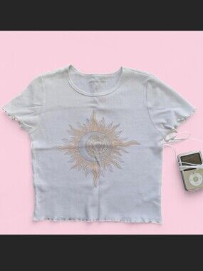 American Eagle White Sun and Moon Cropped Graphic Tee Size Small